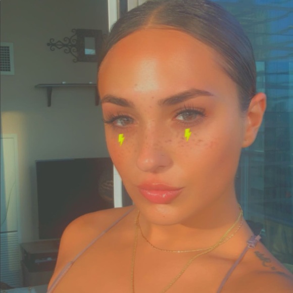 Meet your Posher, Renee - Picture 1 of 1